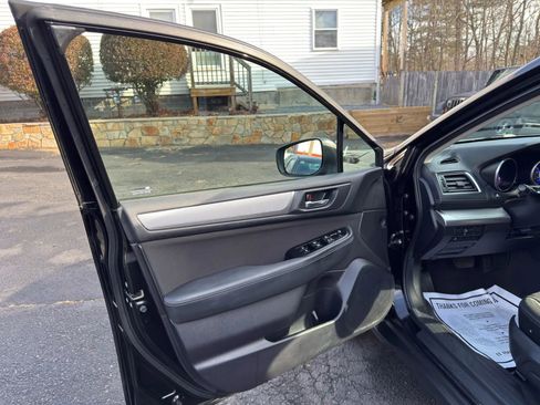 Used 2018 Subaru Outback 2.5i Premium image 15