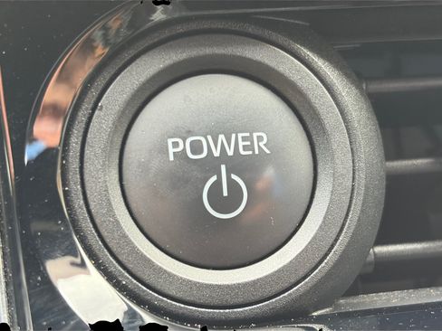 Used 2023 Subaru Solterra AWD image 21