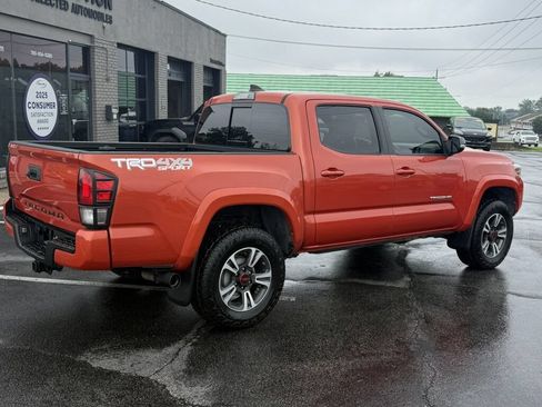 Used 2017 Toyota Tacoma TRD Sport w/ Tow Package (A/T) AWD/4WD image 18
