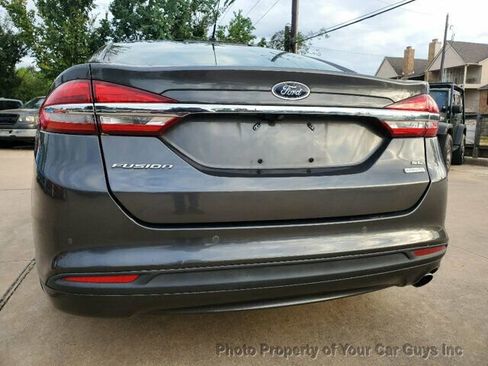 Used 2018 Ford Fusion SE w/ Fusion SE Technology Package image 18