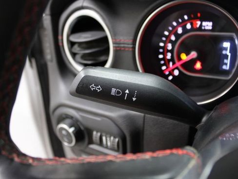 Used 2020 Jeep Gladiator Rubicon AWD/4WD image 36