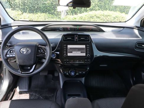 Used 2020 Toyota Prius LE FWD image 27