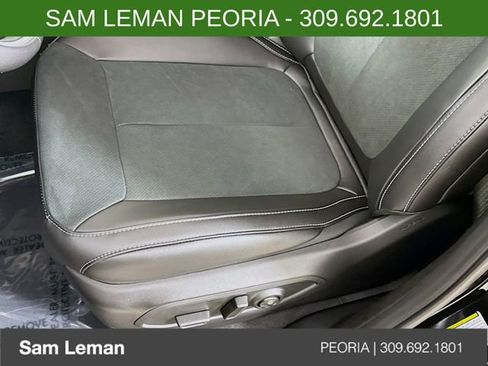 New 2025 Jeep Grand Cherokee L Altitude image 18