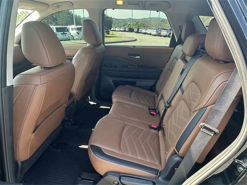 Used 2024 Nissan Pathfinder Platinum w/ Black Appearance Package image 21