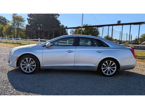 Used 2017 Cadillac XTS Luxury image 4