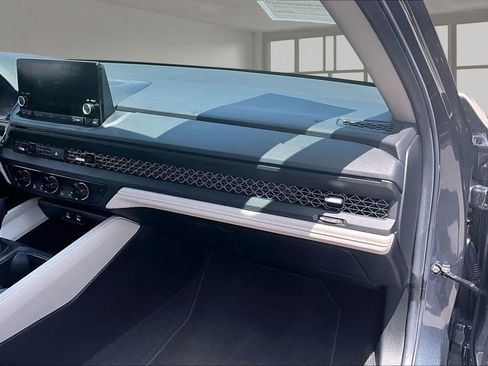 Used 2025 Honda Accord SE image 25