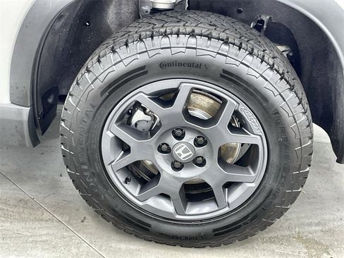 Used 2025 Honda Pilot TrailSport image 10