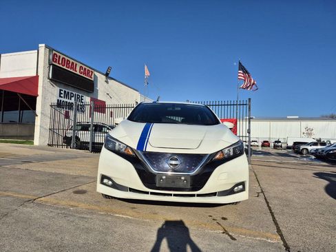 Used 2019 Nissan Leaf SV image 4