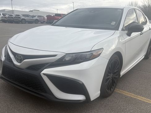 Used 2021 Toyota Camry SE image 5