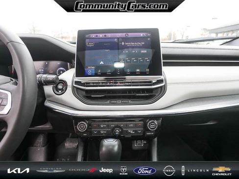 Used 2023 Jeep Compass Limited w/ Elite Group image 16