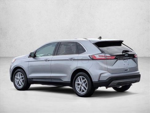 Used 2024 Ford Edge SEL image 8