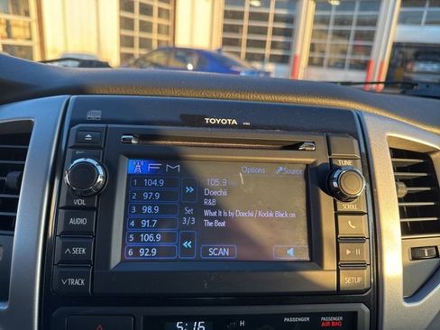 Used 2013 Toyota Tacoma 4x4 Access Cab image 16