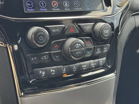 Used 2019 Jeep Grand Cherokee High Altitude AWD/4WD image 15