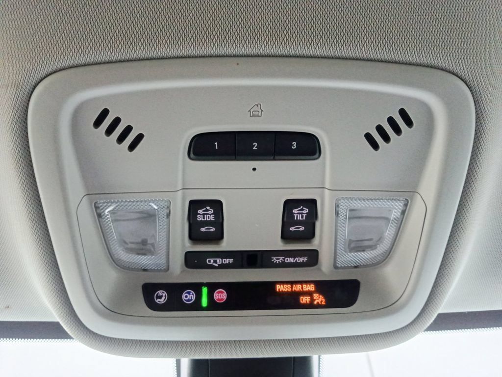 Used 2021 Chevrolet Traverse Premier w/ Redline Edition FWD image 5