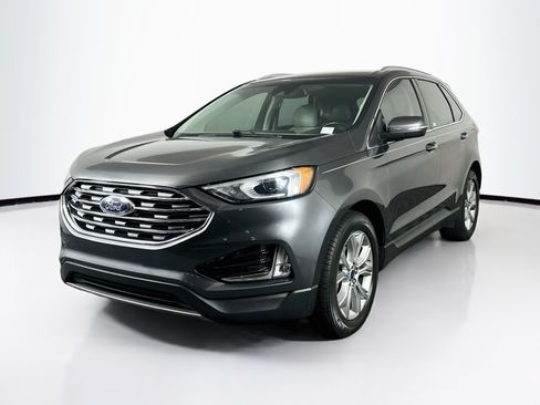 Used 2019 Ford Edge Titanium FWD image 3