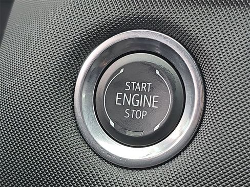 Used 2024 Chevrolet Colorado Z71 w/ Z71 Convenience Package 2 image 17