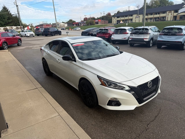 Used 2022 Nissan Altima 2.5 SR w/ Midnight Edition Package FWD image 6