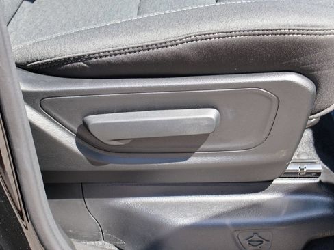Used 2025 RAM 1500 Big Horn AWD/4WD image 9