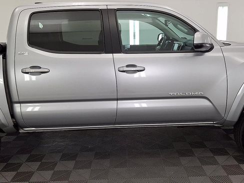 Certified 2023 Toyota Tacoma SR5 AWD/4WD image 5