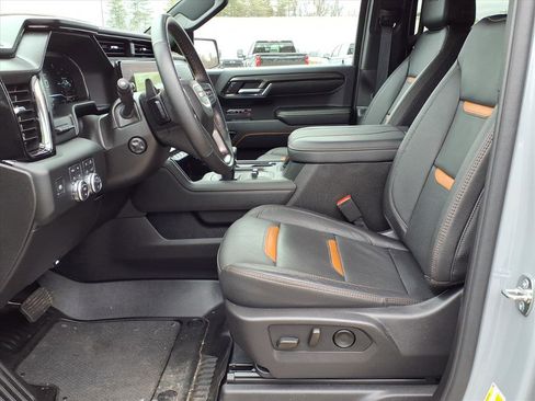 Certified 2024 GMC Sierra 1500 AT4 w/ Technology Package image 8