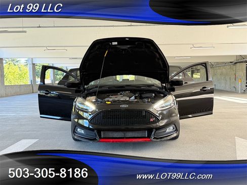 Used 2016 Ford Focus ST w/ Equipment Group 401A FWD image 30