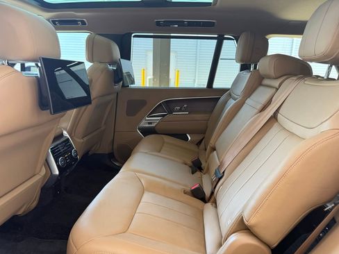 Used 2025 Land Rover Range Rover Long Wheelbase SE AWD/4WD image 25