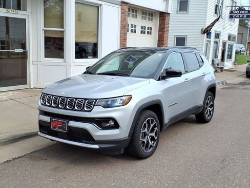 Used 2025 Jeep Compass Limited AWD/4WD image 2