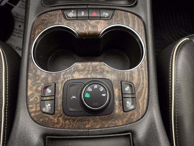Used 2020 GMC Acadia Denali w/ Technology Package AWD/4WD image 18
