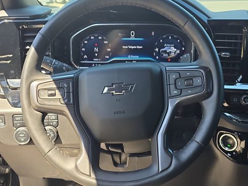 Used 2025 Chevrolet Silverado 1500 ZR2 AWD/4WD image 17