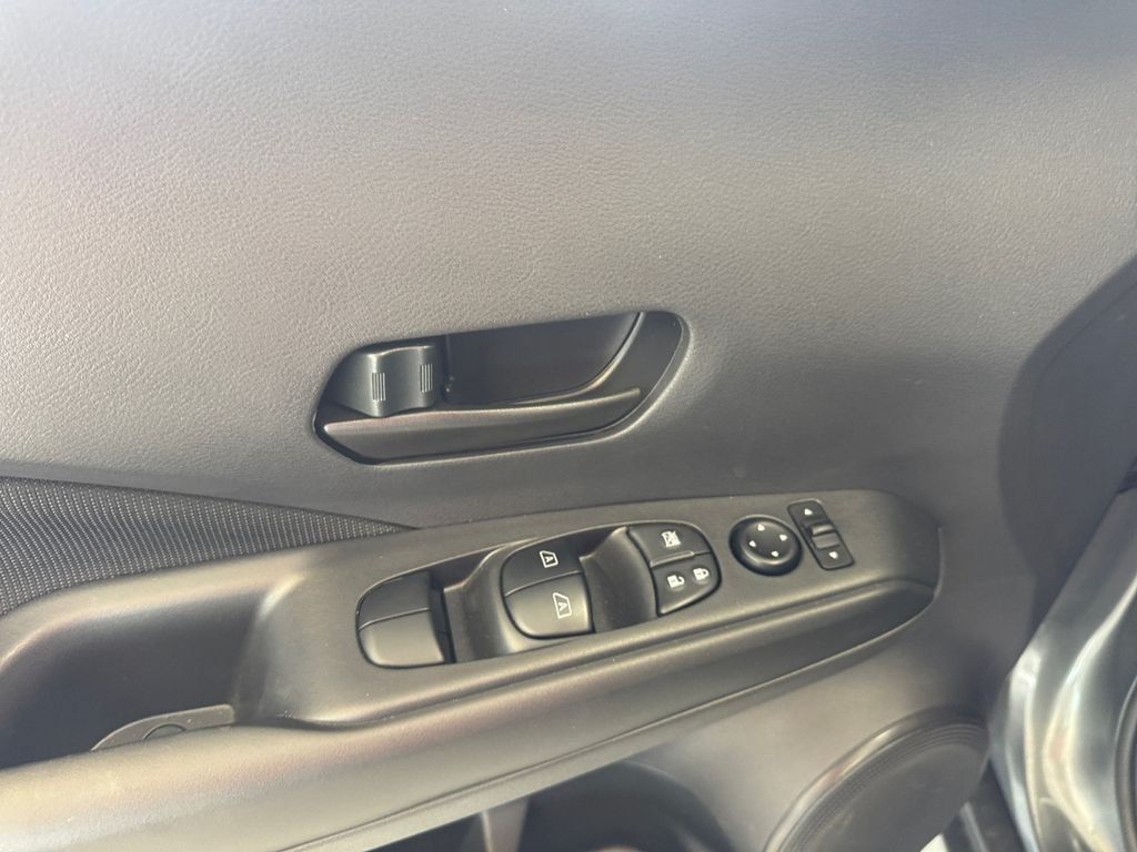 Used 2025 Nissan Kicks Play S FWD image 12