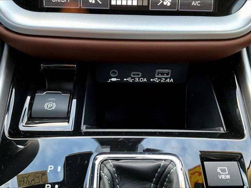 Used 2025 Subaru Outback Touring image 28