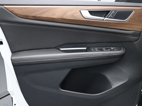 New 2026 Volkswagen Atlas SE FWD image 19