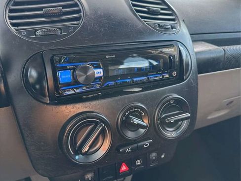 Used 2001 Volkswagen Beetle GLS image 15