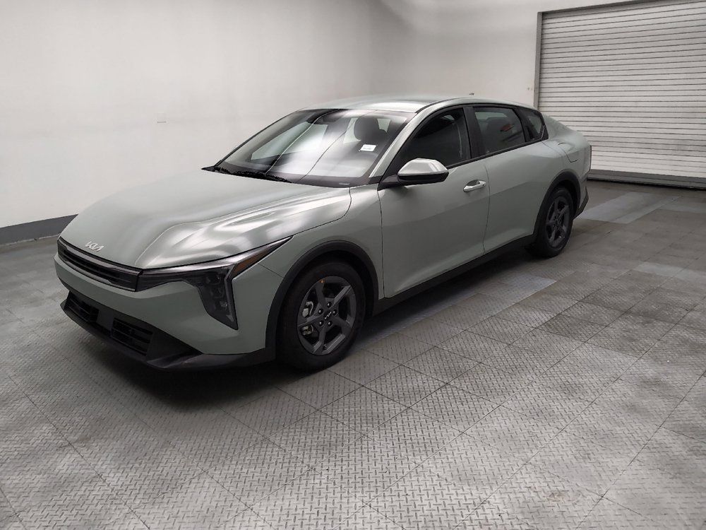 Used 2025 Kia K4 FWD image 2