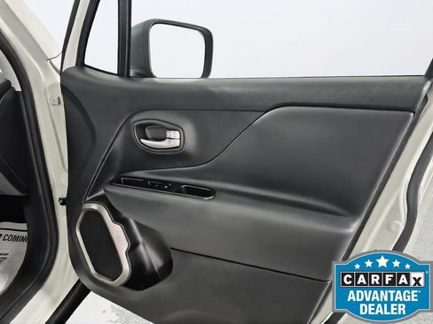 Used 2023 Jeep Renegade Latitude AWD/4WD image 32