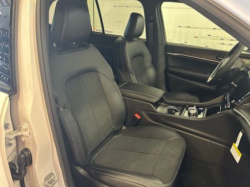 New 2026 Jeep Grand Cherokee Altitude AWD/4WD image 22
