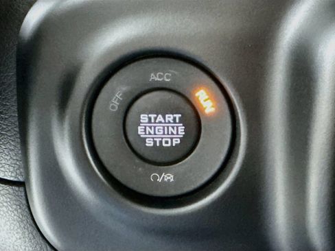 Used 2023 Jeep Wrangler Unlimited Sahara AWD/4WD image 28