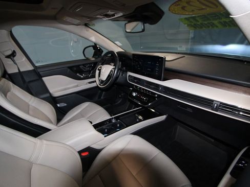 Used 2025 Lincoln Corsair Grand Touring w/ Towing Package image 23