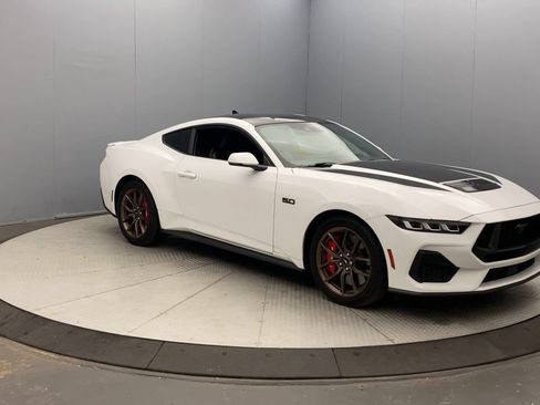 Used 2024 Ford Mustang GT Premium RWD image 7