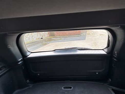 Used 2024 Jeep Grand Cherokee Limited image 31