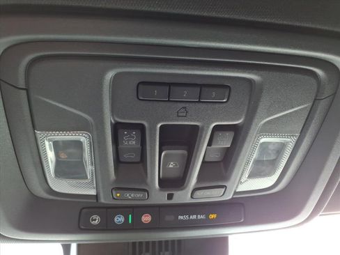 Used 2023 Chevrolet Silverado 1500 ZR2 w/ Technology Package image 28