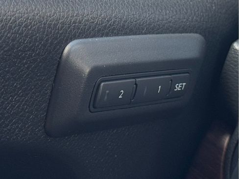 Used 2021 Nissan Titan Platinum Reserve w/ Moonroof Package image 22