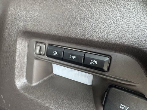 Used 2020 Ford Explorer Platinum w/ Premium Technology Package image 28