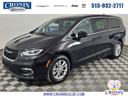 New 2026 Chrysler Pacifica Select AWD/4WD image 1