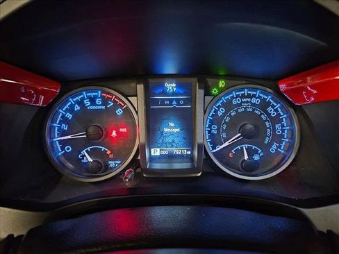 Used 2021 Toyota Tacoma TRD Off-Road image 10