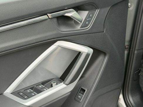 Used 2025 Audi Q3 2.0T Premium image 27