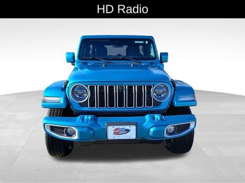 Used 2024 Jeep Wrangler Unlimited Sahara w/ Technology Group AWD/4WD image 9