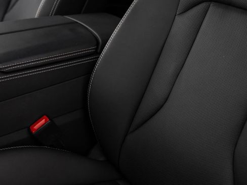 Used 2023 Lamborghini Urus S image 31