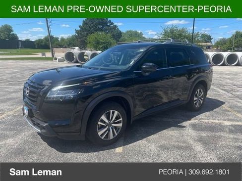 Used 2023 Nissan Pathfinder SL w/ Black Appearance Package AWD/4WD image 1