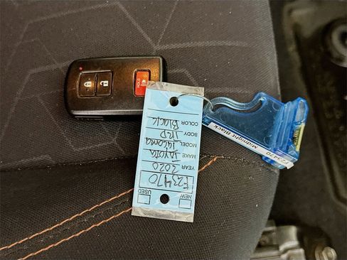 Used 2020 Toyota Tacoma TRD Off-Road image 28